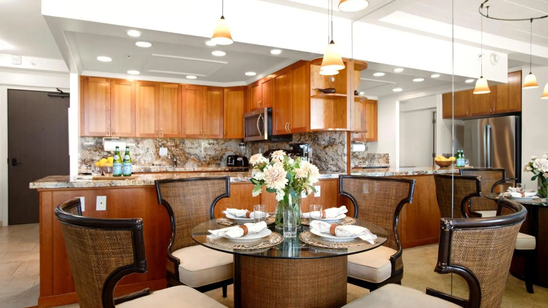 Kbm Resorts Free Car The Whaler Resort Wh1-211 Renovated Villa W Ac Beachfront Views Kaanapali Apartment